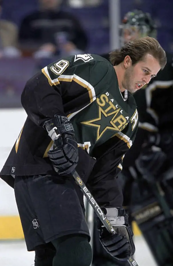 Mike Modano Is One Of The Leading American Players With Most Goals And Points 