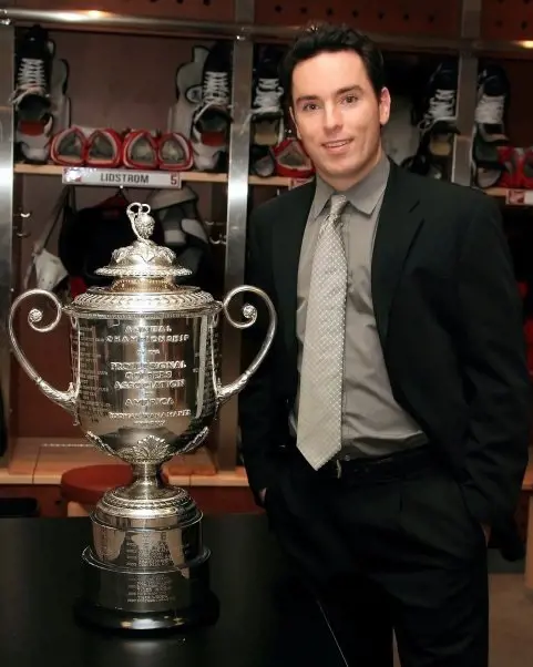 Jay striking pose alongside the Stanley Cup Trophy on June 25, 2008