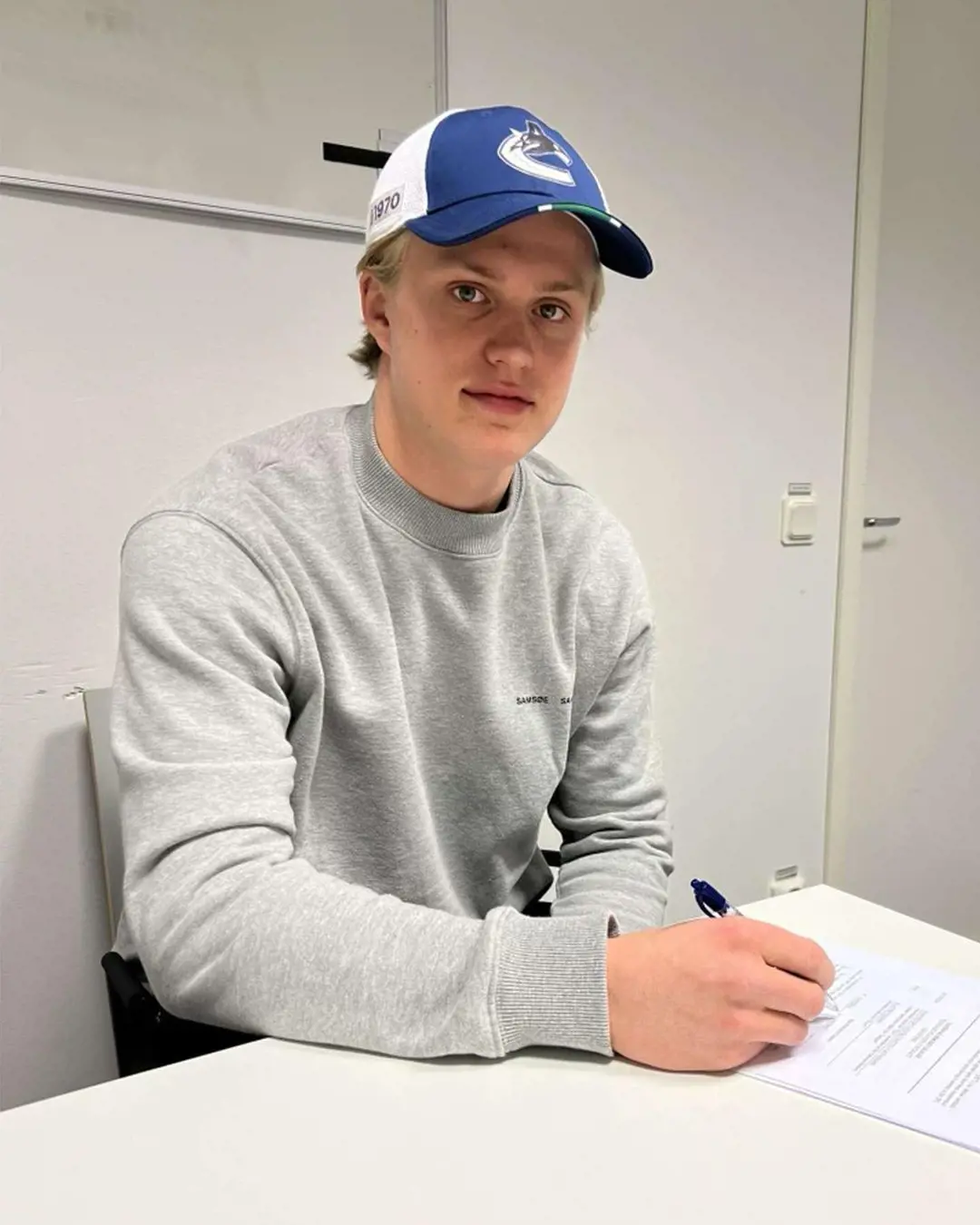 Canucks Signed New Defenseman Elias Pettersson In A Three-Year Contract On 19 April 2023