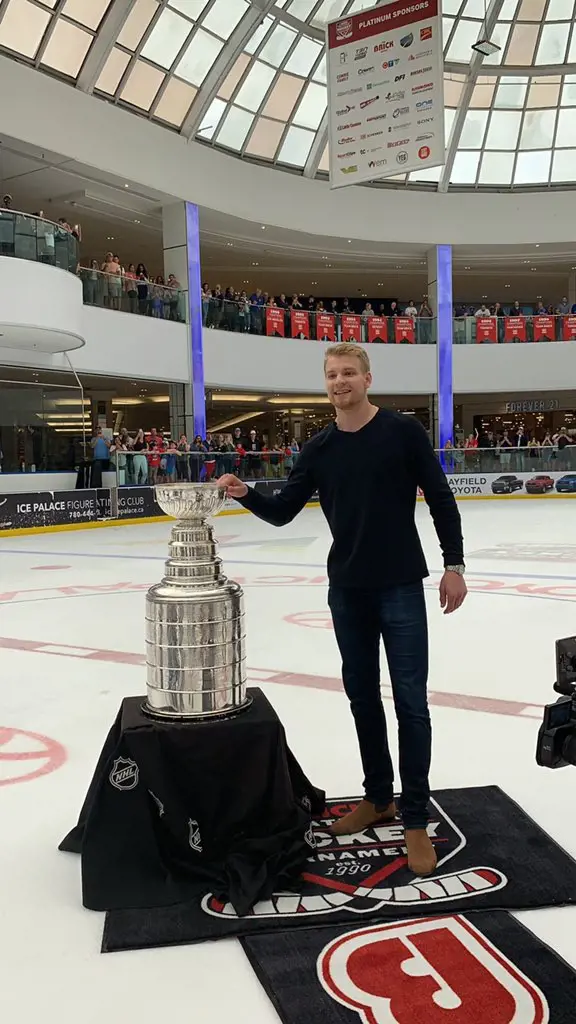 Colton Parayko striking a pose with the Stanley Cup at at The Brick Invitational Hockey Tournament at West Edmonton Mall