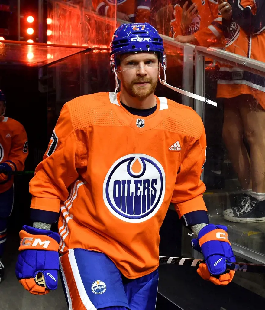 Oilers Rocking Their Uniform In A Preseason Game On 1 October 2022
